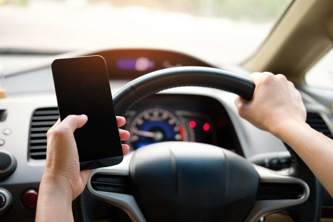 5 Most Common Reasons for Distracted Driving